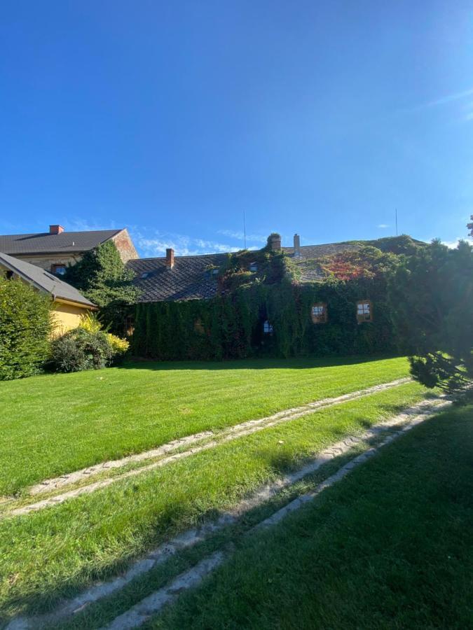Apartman Na Statku Miskovice  Eksteriør bilde